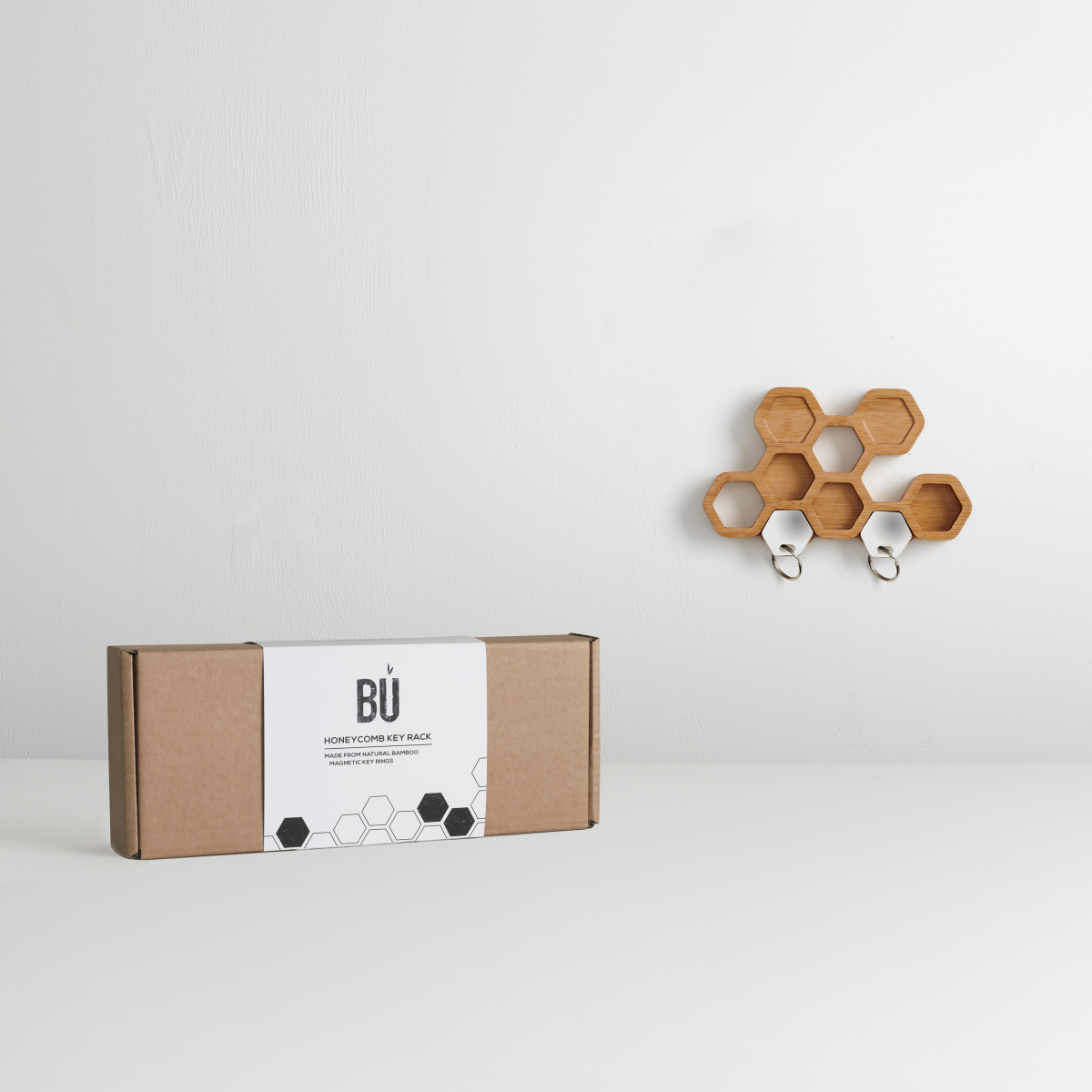 Honeycomb Bamboo Key Holder – Magnetic Wall-Mounted Key Rack